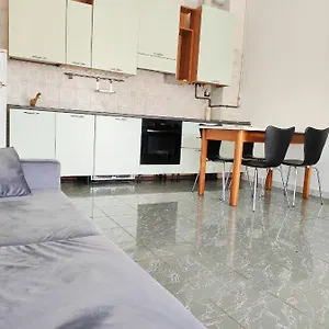 https://residenzapoloni-1.it-lombardy.com